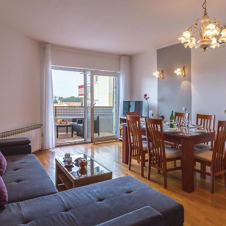 Stunning Apartment In Makarska With Kitchen Екстер'єр фото