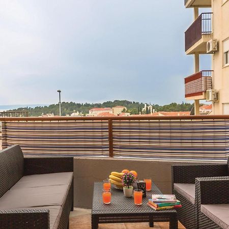 Stunning Apartment In Makarska With Kitchen Екстер'єр фото