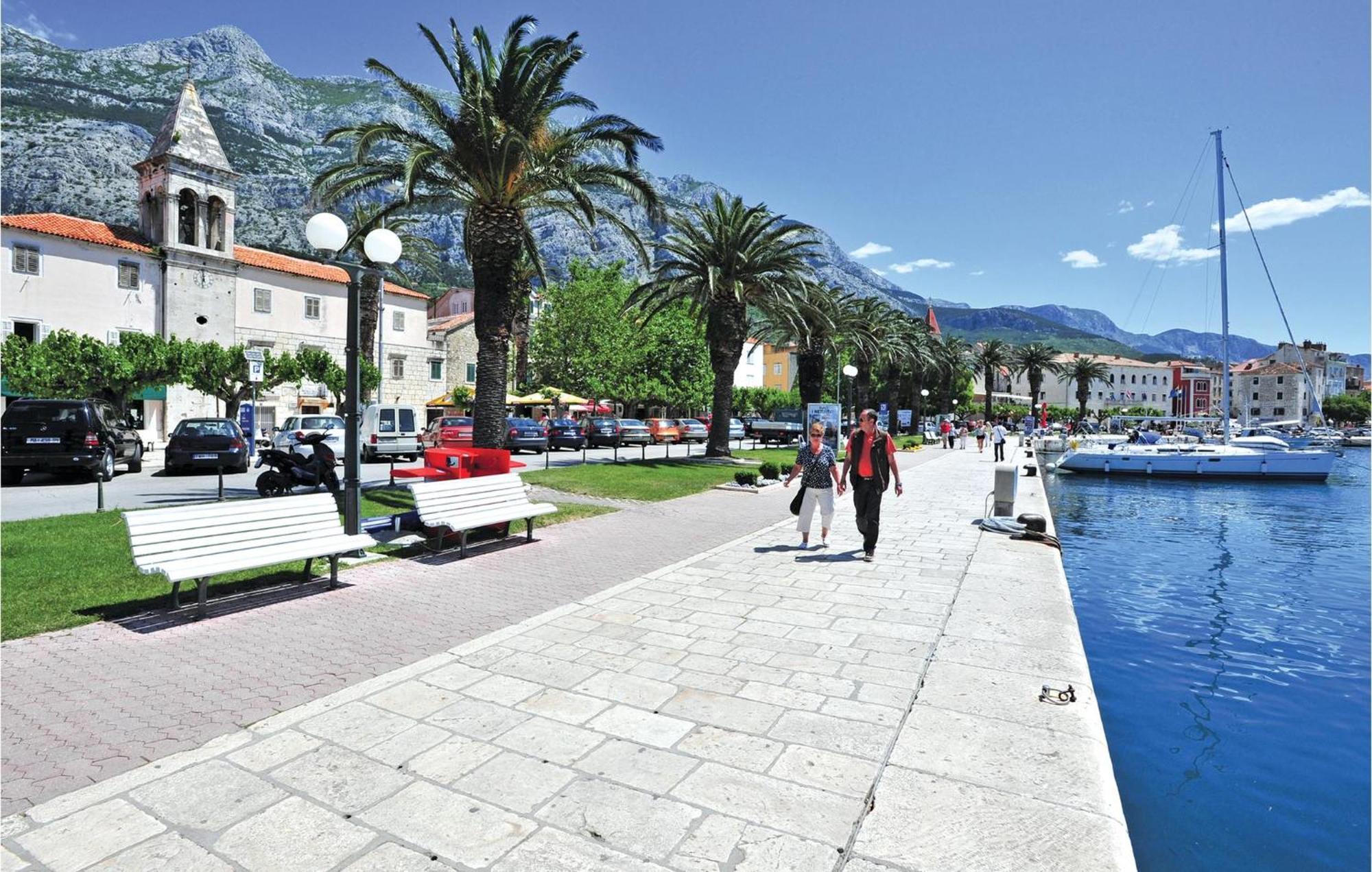 Stunning Apartment In Makarska With Kitchen Екстер'єр фото